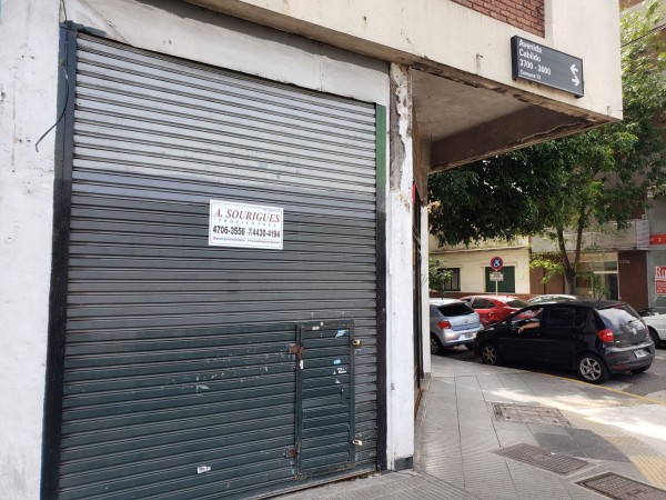 Local (con renta) en venta sobre Av. Cabildo 3600. Son 28 m2