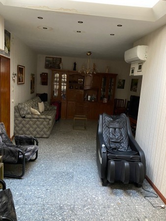 PH en venta de 4 dormitorios, patio, terraza con parrilla, 2 bños compl. Impecable.