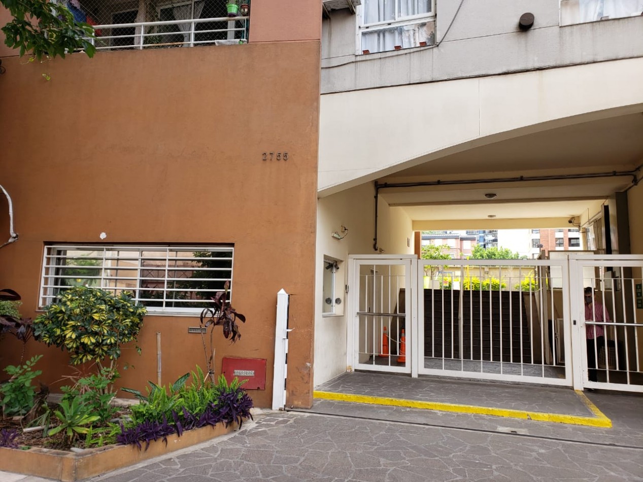 3 amb con BALCON TERRAZA, COCHERA y BAULERA, Vigilancia, 80 m2. Alquilado, con renta