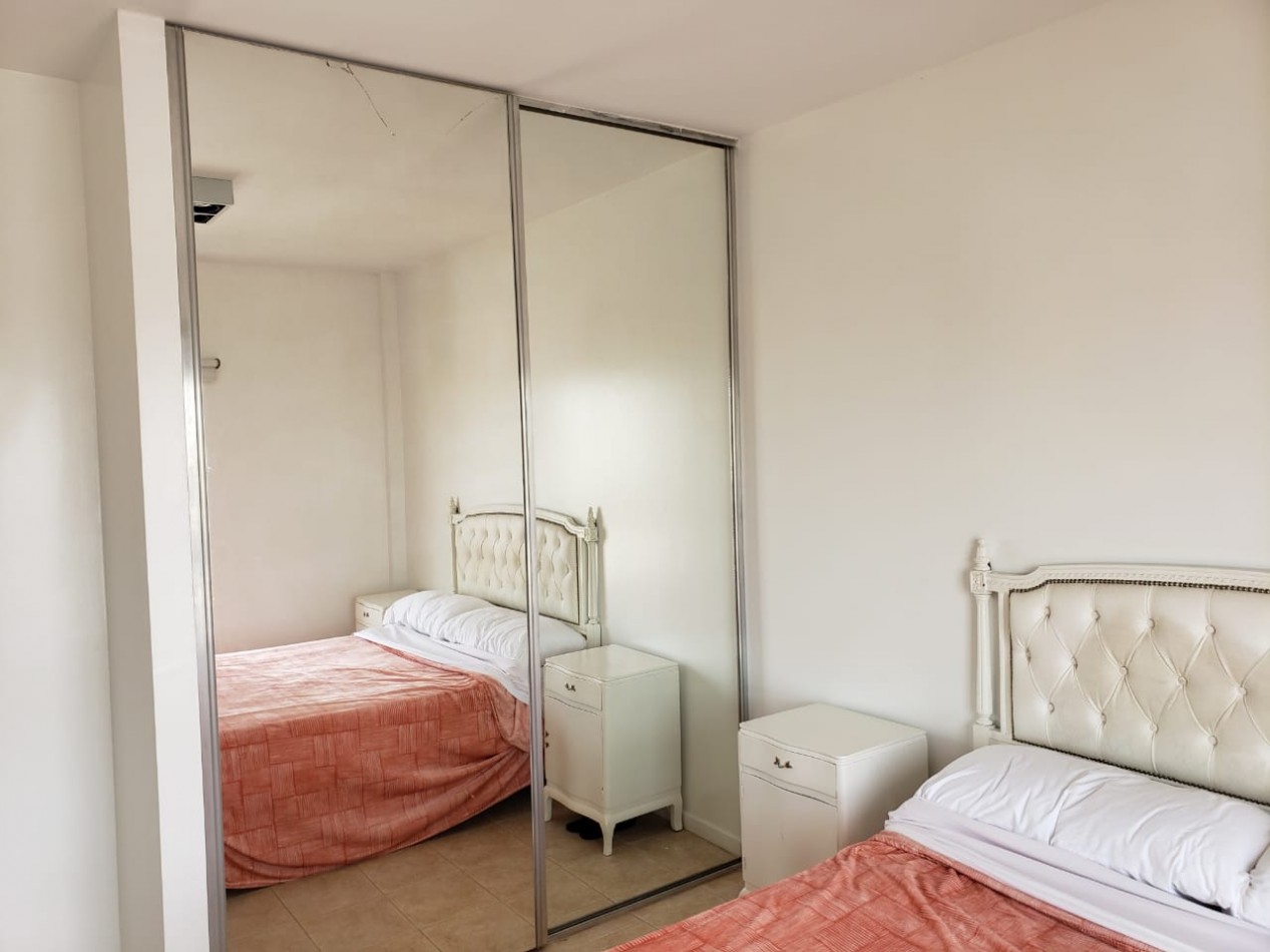 3 amb con BALCON TERRAZA, COCHERA y BAULERA, Vigilancia, 80 m2. Alquilado, con renta