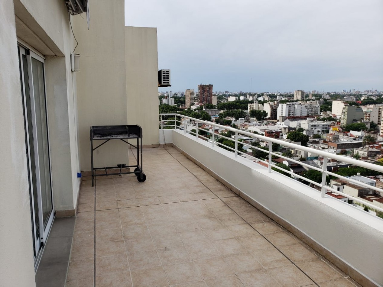 3 amb con BALCON TERRAZA, COCHERA y BAULERA, Vigilancia, 80 m2. Alquilado, con renta