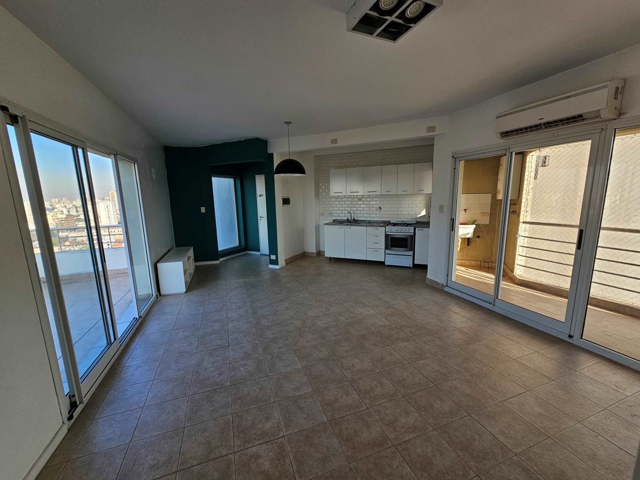3 amb con BALCON TERRAZA, COCHERA y BAULERA, Vigilancia, 80 m2. Alquilado, con renta