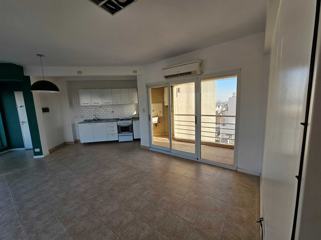 3 amb con BALCON TERRAZA, COCHERA y BAULERA, Vigilancia, 80 m2. Alquilado, con renta