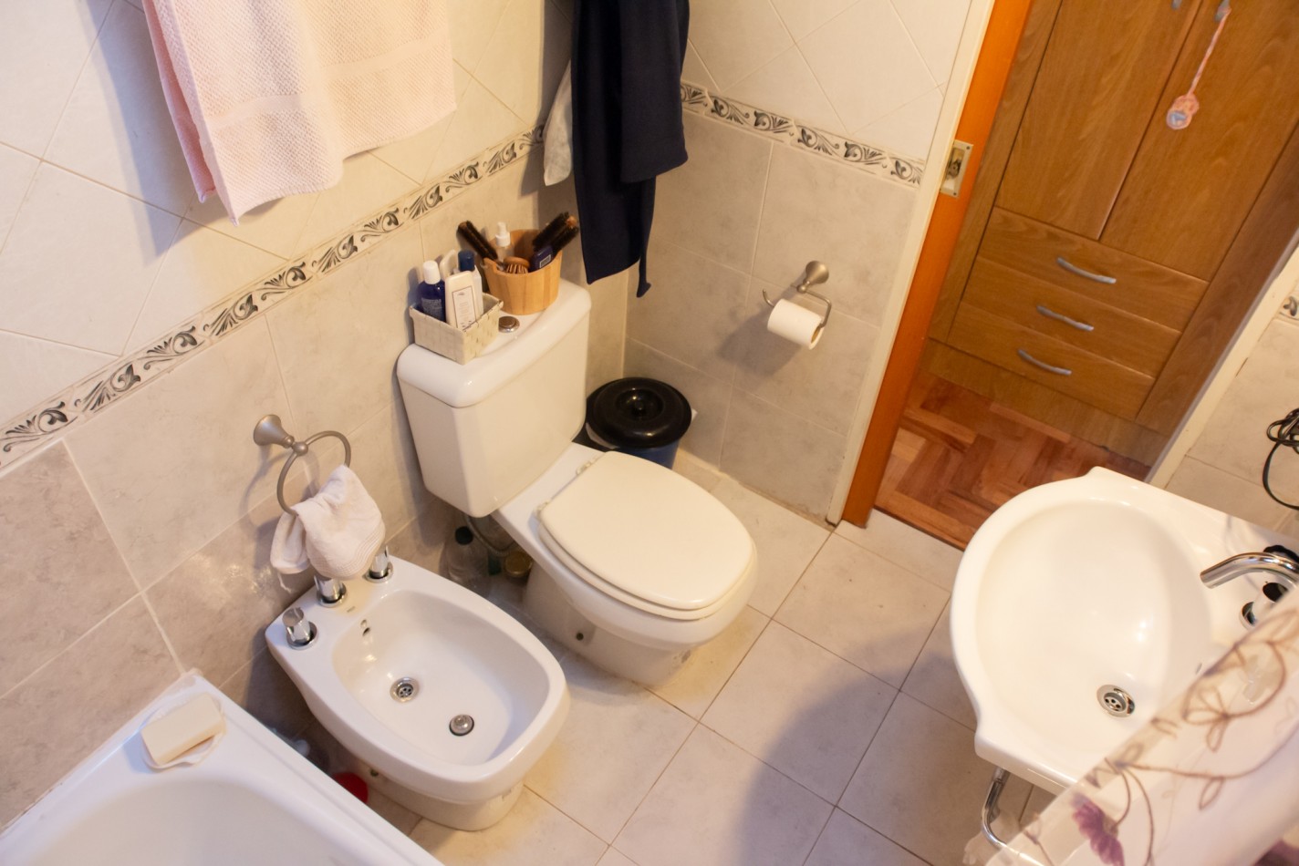 Villa Urquiza. PH 125 m2. Living, 4 dorm, 2 baños,TERRAZA, PARRILLA