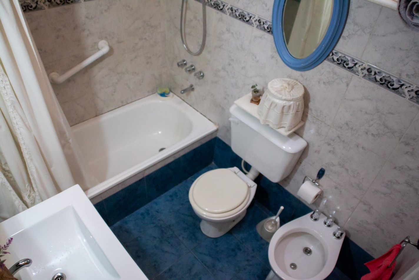 Villa Urquiza. PH 125 m2. Living, 4 dorm, 2 baños,TERRAZA, PARRILLA