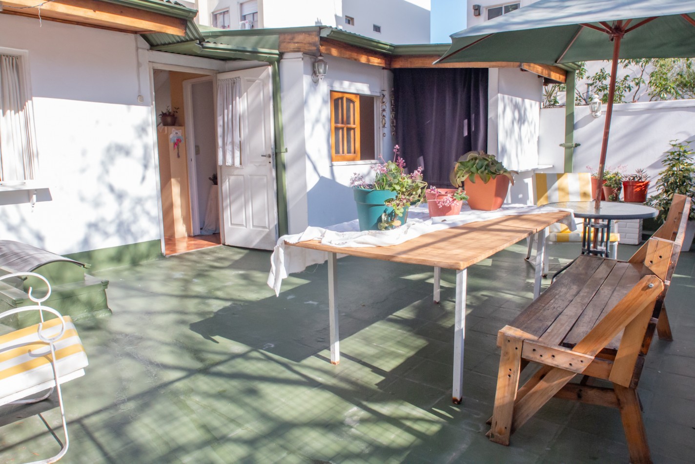Villa Urquiza. PH 125 m2. Living, 4 dorm, 2 baños,TERRAZA, PARRILLA