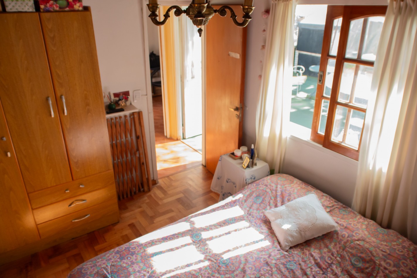 Villa Urquiza. PH 125 m2. Living, 4 dorm, 2 baños,TERRAZA, PARRILLA