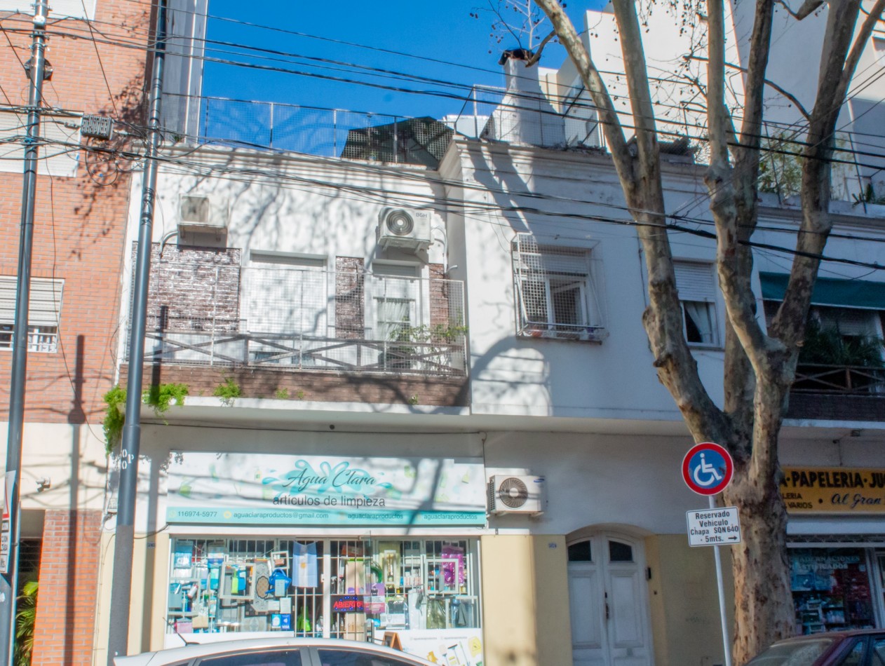 Villa Urquiza. PH 125 m2. Living, 4 dorm, 2 baños,TERRAZA, PARRILLA