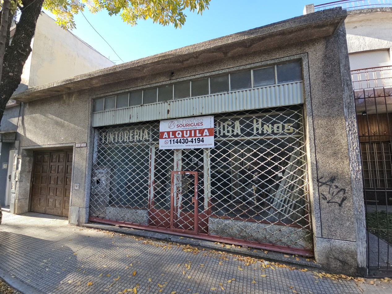 Local 6 mts fte. Parque Avellaneda. 60 m2 aprox