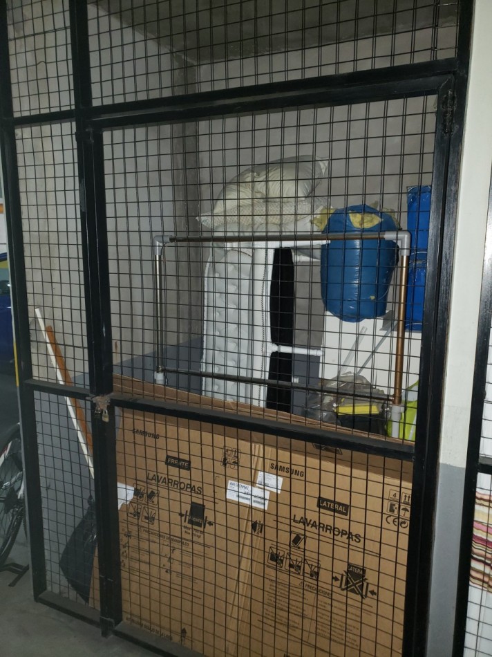 3 amb con BALCON TERRAZA, COCHERA y BAULERA, Vigilancia, 80 m2. Alquilado, con renta