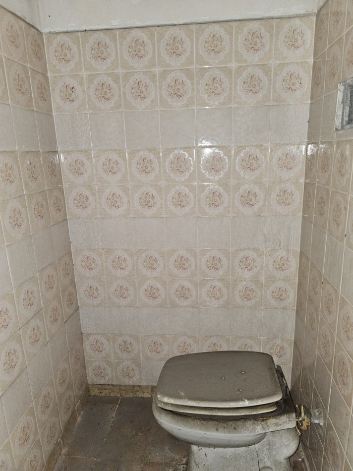 Local 6 mts fte. Parque Avellaneda. 60 m2 aprox