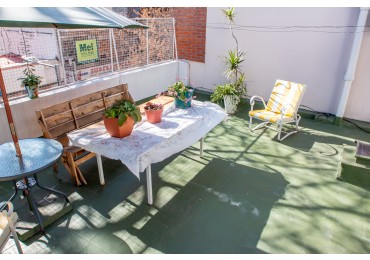 Villa Urquiza. PH 125 m2. Living, 4 dorm, 2 baños,TERRAZA, PARRILLA
