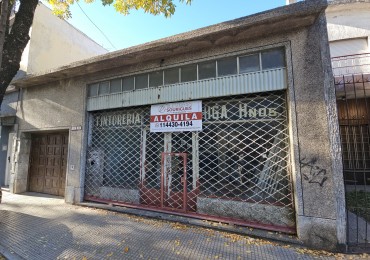 Local 6 mts fte. Parque Avellaneda. 60 m2 aprox