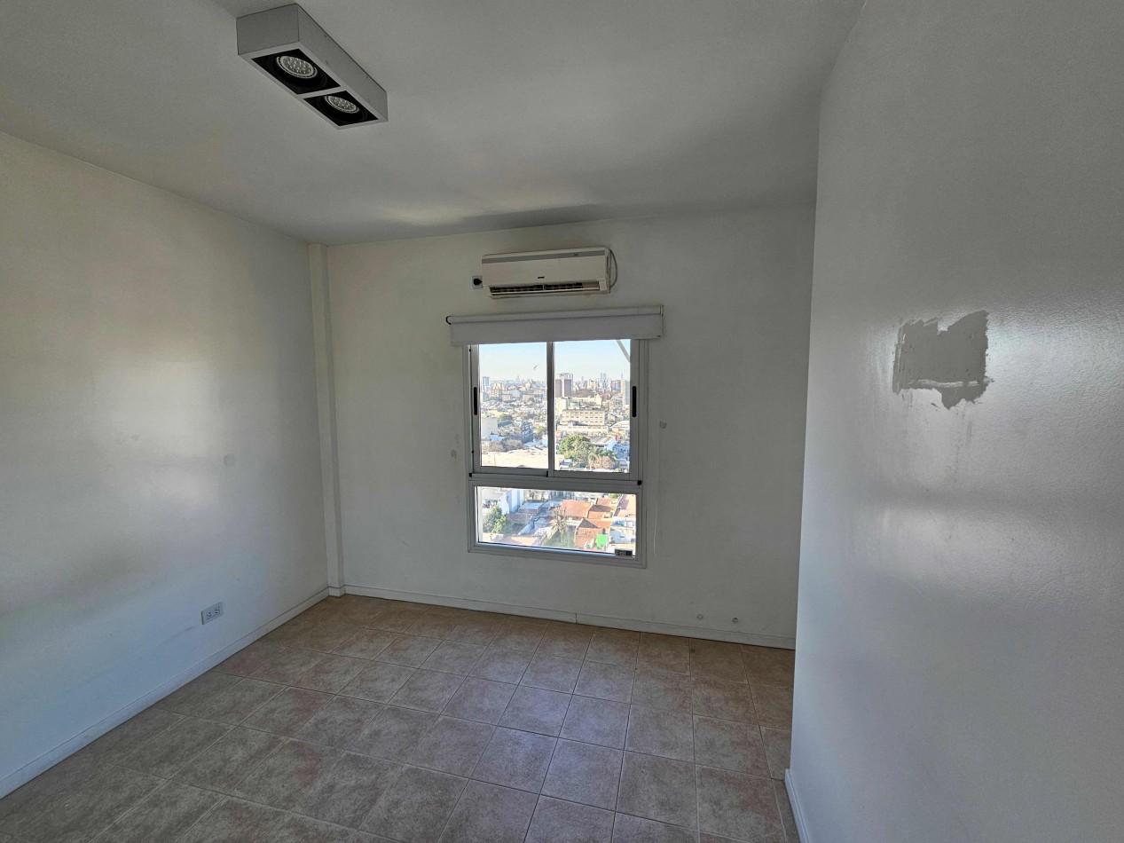 En Venta, 3 Amb con Balcon Terraza, Cochera y Baulera, Alquilado, con Renta