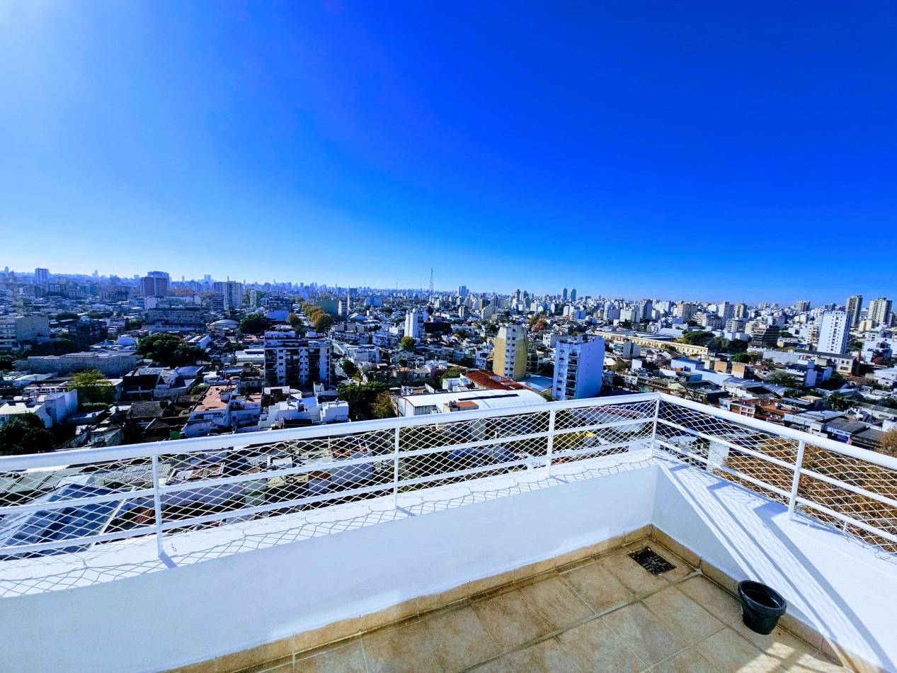 En Venta, 3 Amb con Balcon Terraza, Cochera y Baulera, Alquilado, con Renta